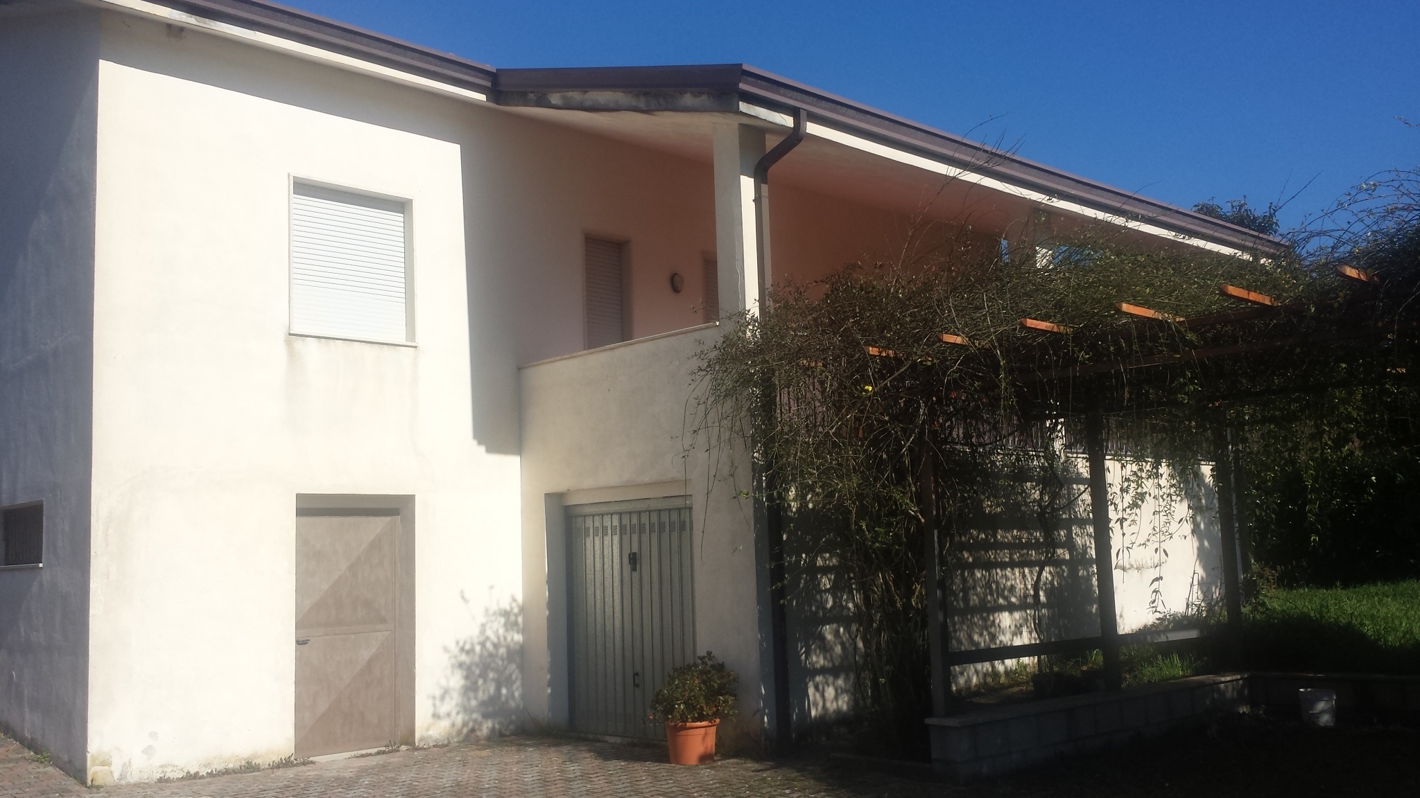 Villa CEPPALONI vendita    Gastone RE